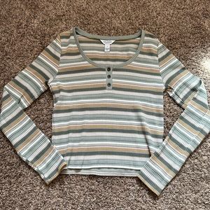 Arizona Long Sleeve Knit Top. Size medium.